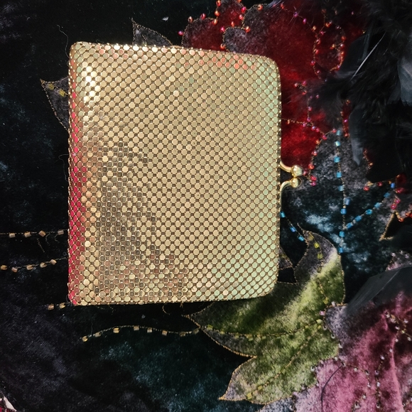 David and Whiting Handbags - Vintage Whiting and Davis wallet